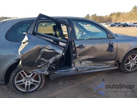 2010 Porsche Cayenne Gts z USA, uszkodzony, nr VIN WP1AD2AP9ALA60504